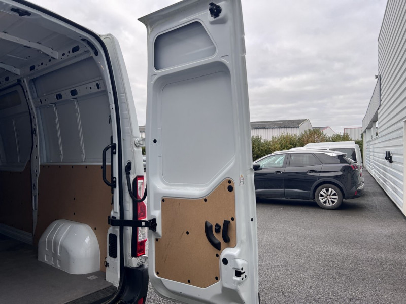Photo 17 de l'offre de Renault Master (3) FG Tr CF F3300 L2H2 Blue dCi 150 à 24490€ chez Carlyss automobiles Vitré