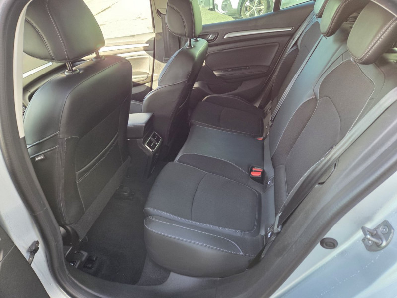 Photo 9 de l'offre de Renault Mégane Berline (4) techno Blue dCi 115 EDC à 17490€ chez Carlyss automobiles Vitré