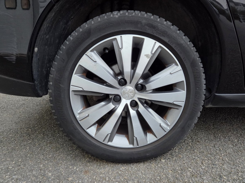 Photo 5 de l'offre de PEUGEOT 3008 1.6 BlueHDi 120 S&S EAT6 Active à 9790€ chez Carlyss automobiles Vitré