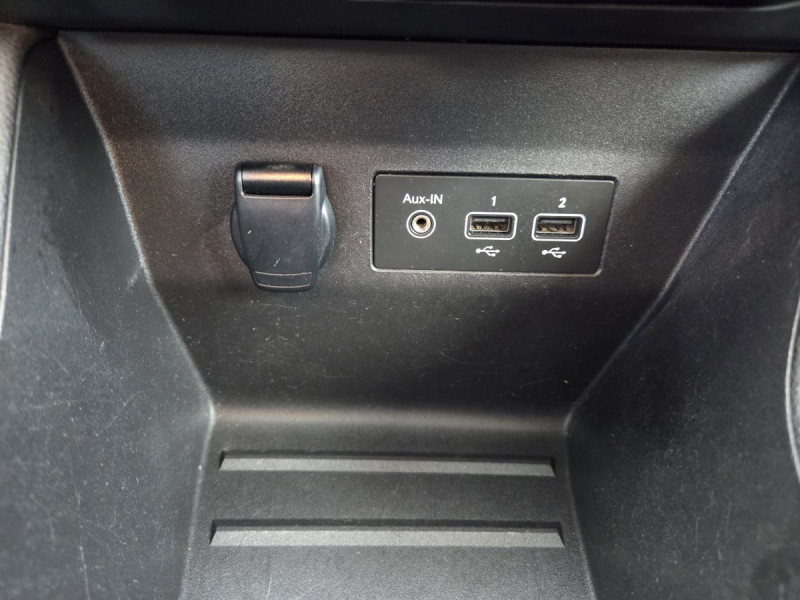 Photo 16 de l'offre de RENAULT Clio (5) Business Blue dCi 85 à 11290€ chez Carlyss automobiles Vitré