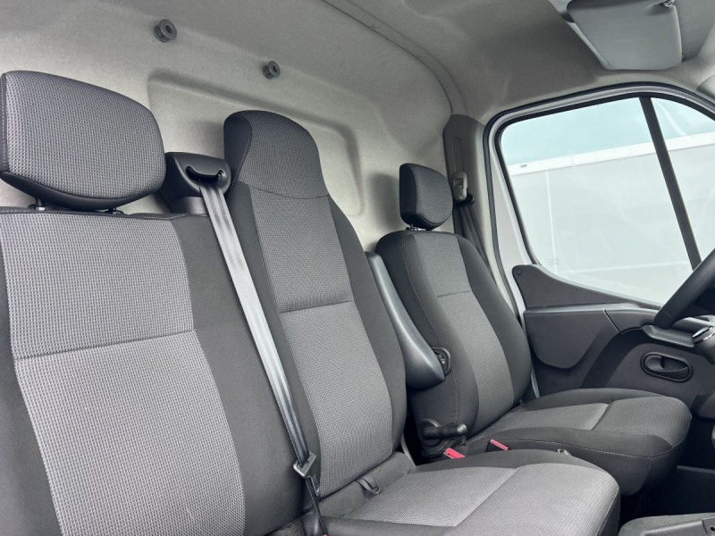 Photo 5 de l'offre de Renault Master (3) FG Tr CF F3300 L2H2 Blue dCi 150 à 24490€ chez Carlyss automobiles Vitré