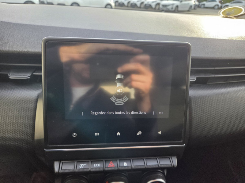 Photo 9 de l'offre de RENAULT Clio (5) Business Blue dCi 85 à 11290€ chez Carlyss automobiles Vitré