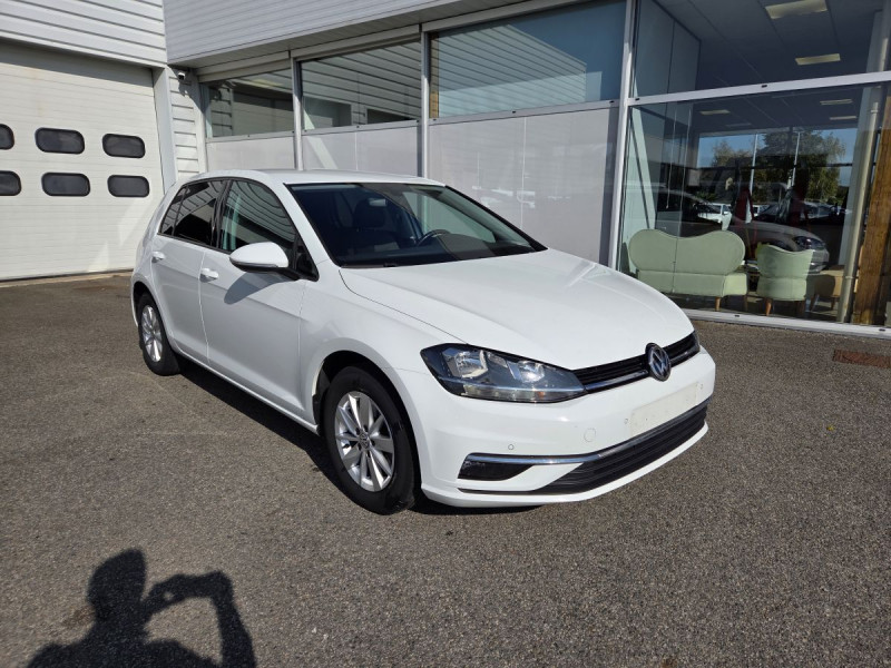 Photo 1 de l'offre de VOLKSWAGEN Golf (7) 1.0 TSI 115 BVM6 Confortline à 15990€ chez Carlyss automobiles Vitré
