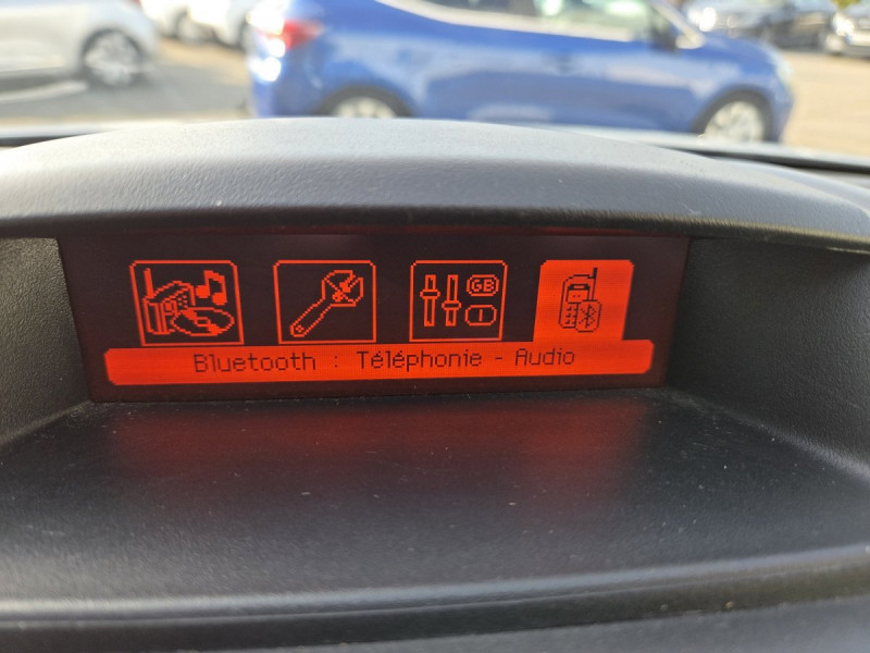 Photo 12 de l'offre de Citroën Berlingo Multispace (2) BlueHDi 100 BVM Feel à 10990€ chez Carlyss automobiles Vitré