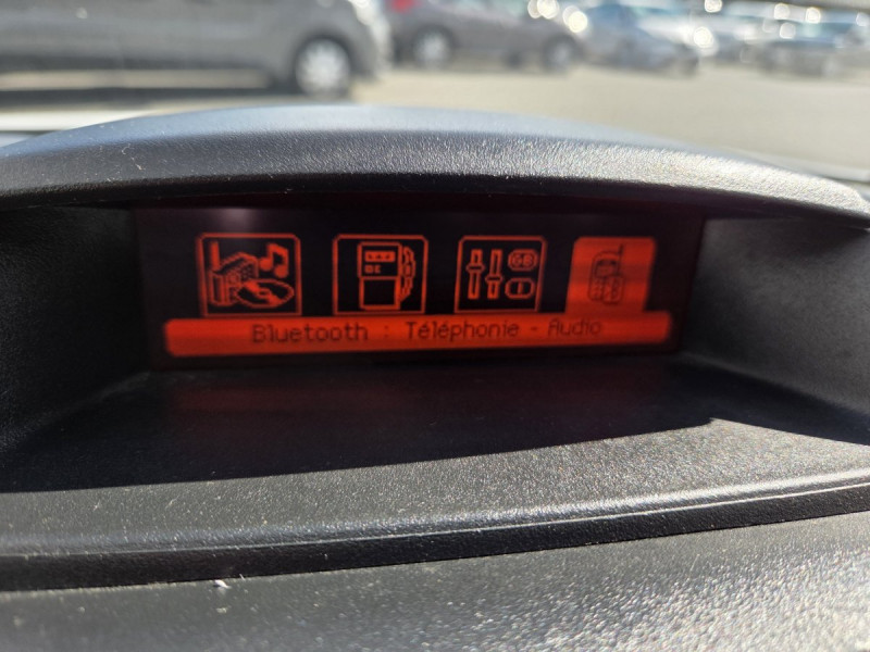 Photo 9 de l'offre de Peugeot Partner (2) 9158 euros HT BLUEHDI 75 STANDARD PREMIUM à 10990€ chez Carlyss automobiles Vitré