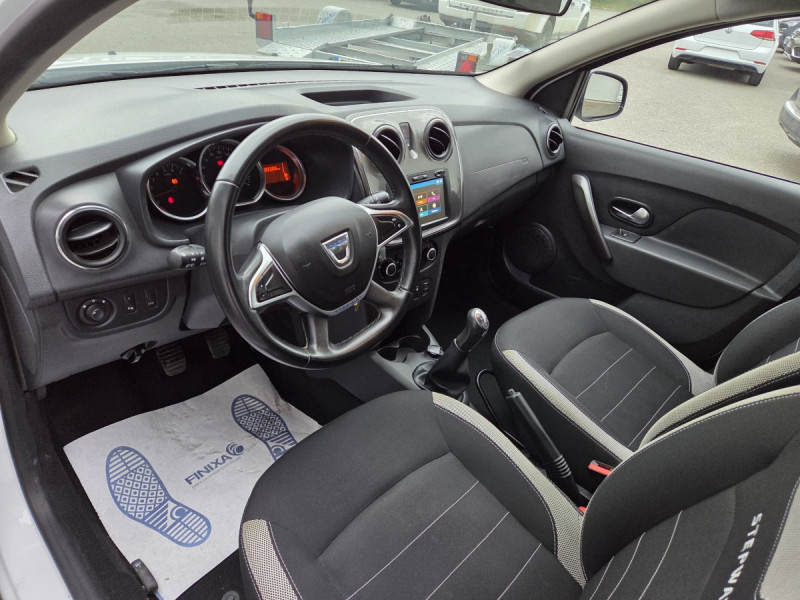 Photo 6 de l'offre de Dacia Logan MCV (2) Stepway TCe 90 -20 à 10990€ chez Carlyss automobiles Vitré