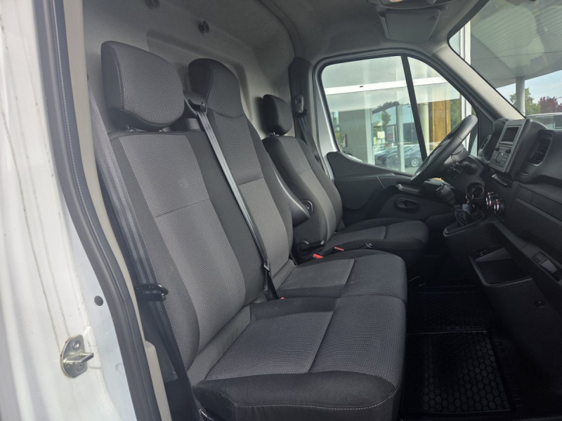 Photo 8 de l'offre de Renault Master (3) 22492 euros HT FG Tr CF F3500 L3H2 Blue dCi 150 à 26990€ chez Carlyss automobiles Vitré
