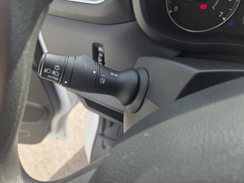 Photo 13 de l'offre de Renault Master (3) 22492 euros HT FG Tr CF F3500 L3H2 Blue dCi 150 à 26990€ chez Carlyss automobiles Vitré