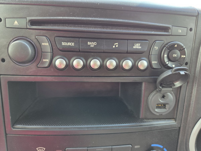 Photo 10 de l'offre de Peugeot Partner (2) 9158 euros HT BLUEHDI 75 STANDARD PREMIUM à 10990€ chez Carlyss automobiles Vitré