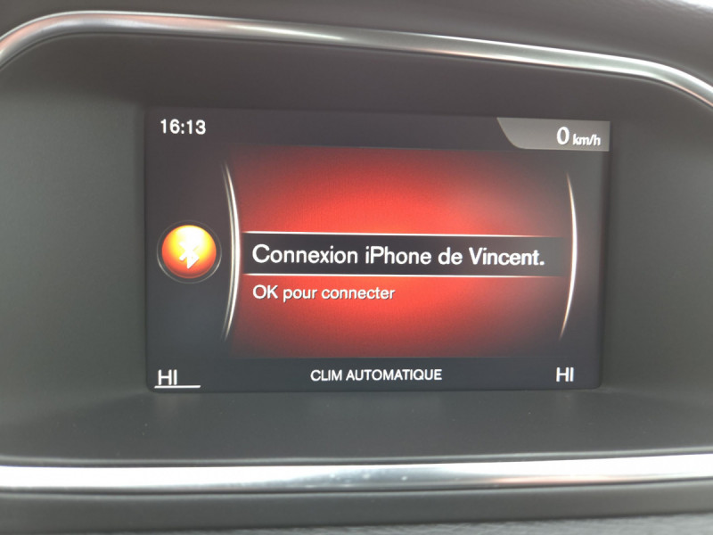 Photo 14 de l'offre de Volvo V40 (2) D2 AdBlue 120 Geartronic 6 Momentum à 17490€ chez Carlyss automobiles Vitré