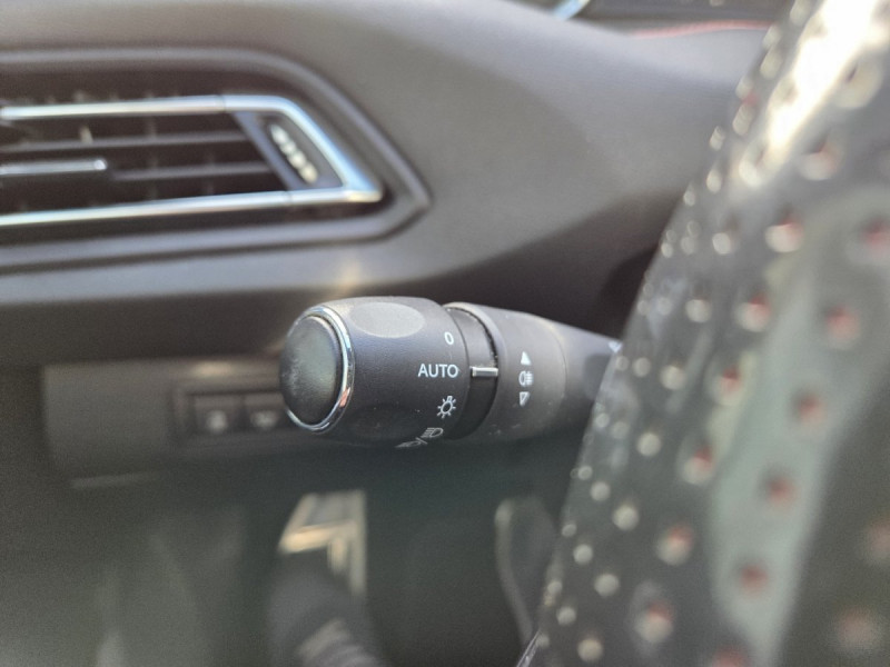 Photo 23 de l'offre de PEUGEOT 308 SW (2) 2.0 BlueHDi 180 S&S EAT6 GT à 11990€ chez Carlyss automobiles Vitré