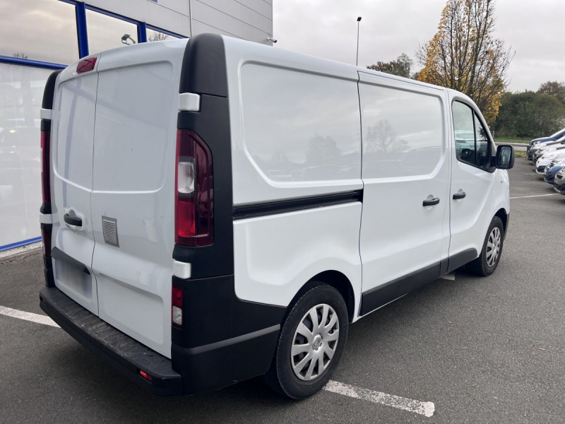 Photo 4 de l'offre de Renault Trafic (3) 18325 euros HT FG GCF L1H1 1200 Energy dCi 145 EDC à 21990€ chez Carlyss automobiles Vitré