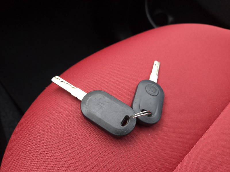 Photo 10 de l'offre de Fiat Panda (3) 1.2 8v Pop à 6790€ chez Carlyss automobiles Vitré