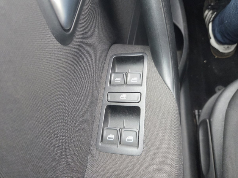 Photo 22 de l'offre de Volkswagen Polo (5) 1.0 60 Lounge à 10490€ chez Carlyss automobiles Vitré