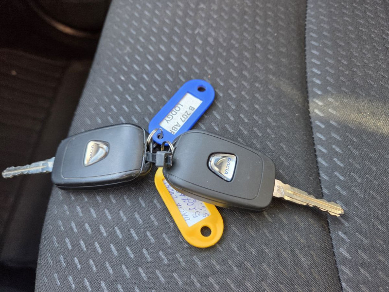 Photo 17 de l'offre de Dacia Lodgy 7 Places Essentiel Blue dCi 115 E6U à 15490€ chez Carlyss automobiles Vitré