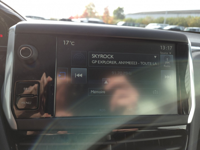 Photo 10 de l'offre de PEUGEOT 208 1.6 BlueHDi 100 S&S Active à 8490€ chez Carlyss automobiles Vitré