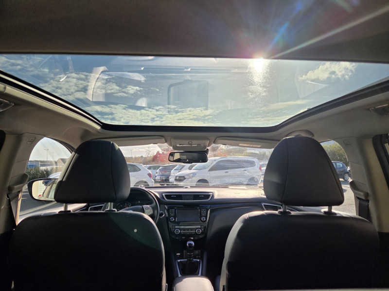 Photo 5 de l'offre de NISSAN Qashqai (2) 1.6 DCI 130 TEKNA à 13990€ chez Carlyss automobiles Vitré