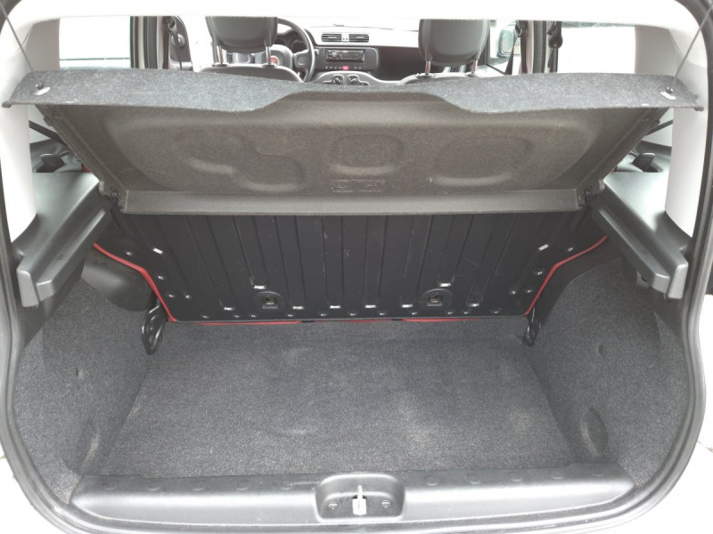 Photo 11 de l'offre de Fiat Panda (3) 1.2 8v Pop à 6790€ chez Carlyss automobiles Vitré