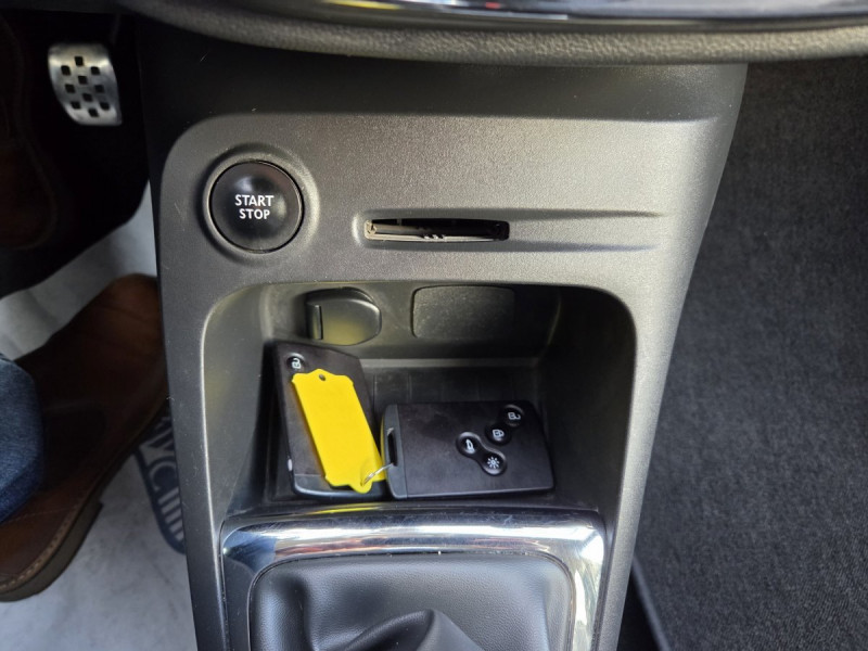 Photo 17 de l'offre de RENAULT Captur Intens Energy TCe 90 à 9490€ chez Carlyss automobiles Vitré