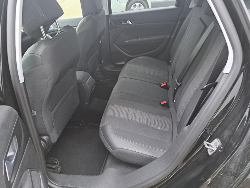 Photo 7 de l'offre de PEUGEOT 308 SW (2) BlueHDi 130 EAT6 S&S Allure Business à 12490€ chez Carlyss automobiles Vitré