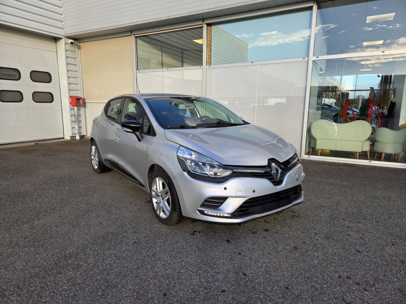Photo 1 de l'offre de RENAULT Clio (4) Limited dCi 90 - 18 à 10790€ chez Carlyss automobiles Vitré