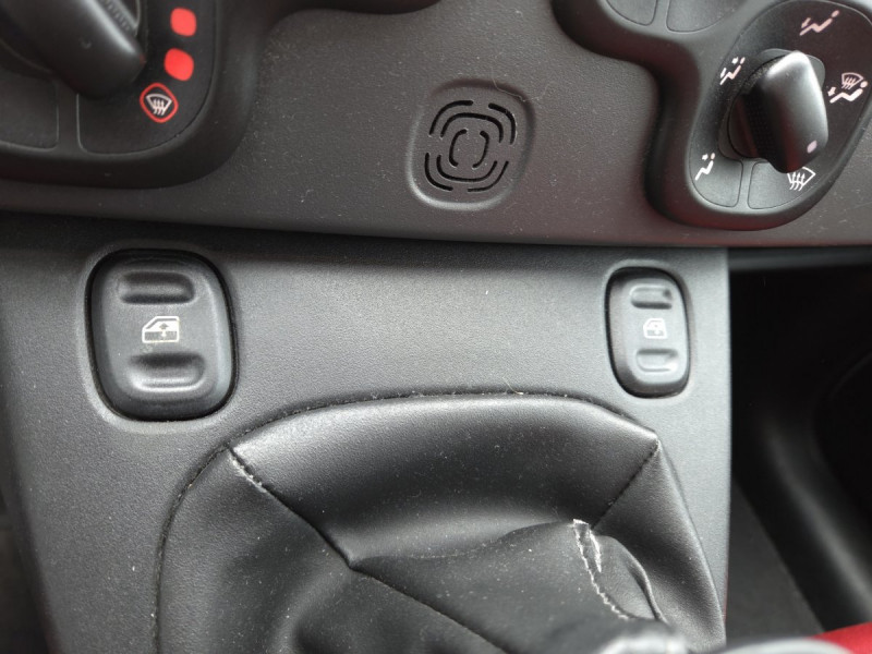 Photo 9 de l'offre de Fiat Panda (3) 1.2 8v Pop à 6790€ chez Carlyss automobiles Vitré