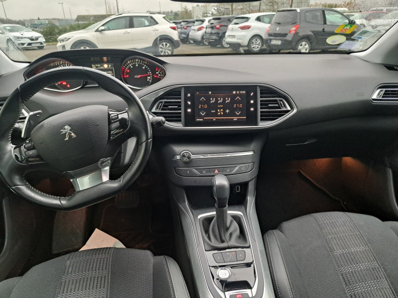 Photo 8 de l'offre de PEUGEOT 308 SW (2) BlueHDi 130 EAT6 S&S Allure Business à 12490€ chez Carlyss automobiles Vitré