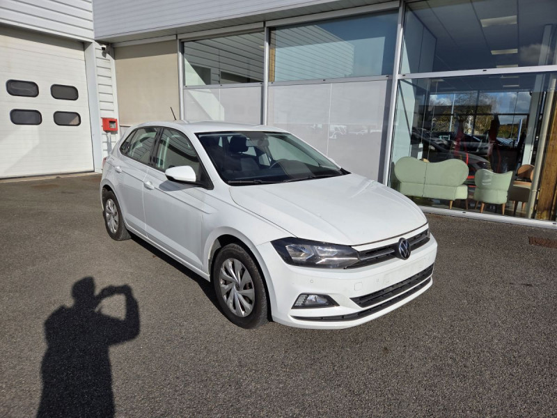 Photo 1 de l'offre de Volkswagen Polo (6) 1.0 TSI 95 Business à 11290€ chez Carlyss automobiles Vitré