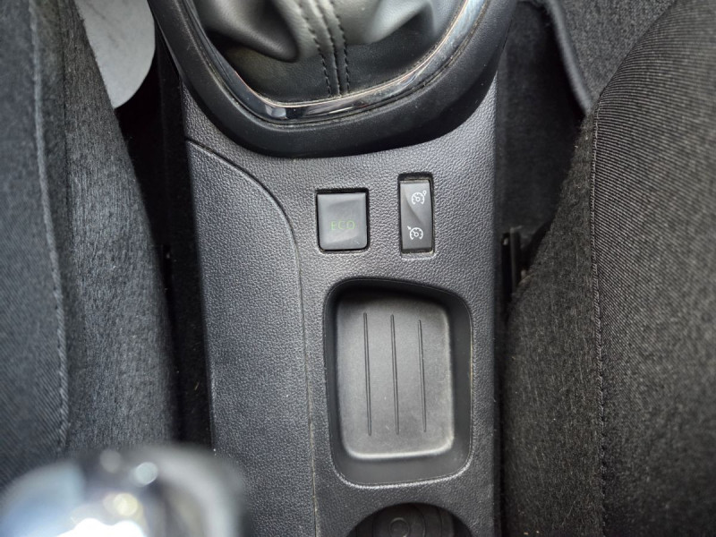 Photo 18 de l'offre de RENAULT Captur Intens Energy TCe 90 à 9490€ chez Carlyss automobiles Vitré