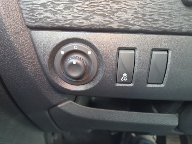 Photo 18 de l'offre de Dacia Lodgy 7 Places Essentiel Blue dCi 115 E6U à 15490€ chez Carlyss automobiles Vitré