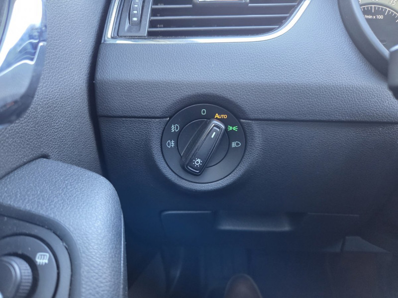 Photo 23 de l'offre de Skoda Octavia Combi (3) 2.0 TDI 150 DSG6 Style à 18790€ chez Carlyss automobiles Vitré