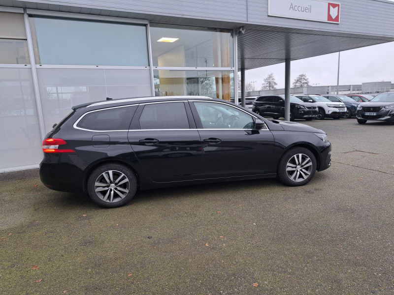 Photo 3 de l'offre de PEUGEOT 308 SW (2) BlueHDi 130 EAT6 S&S Allure Business à 12490€ chez Carlyss automobiles Vitré