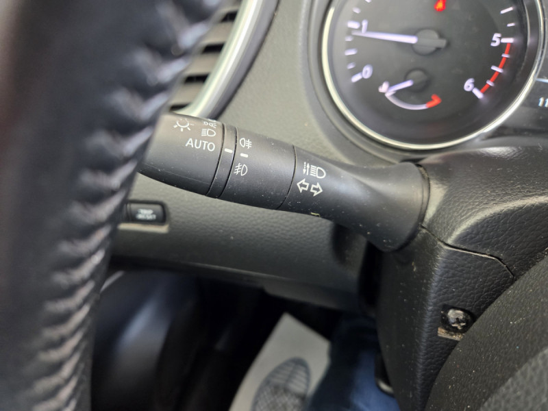 Photo 18 de l'offre de NISSAN Qashqai (2) 1.6 DCI 130 TEKNA à 13990€ chez Carlyss automobiles Vitré