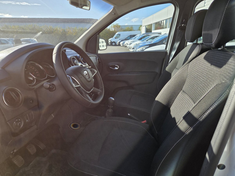 Photo 6 de l'offre de Dacia Lodgy 7 Places Essentiel Blue dCi 115 E6U à 15490€ chez Carlyss automobiles Vitré