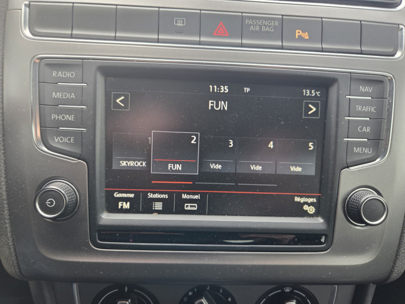 Photo 12 de l'offre de Volkswagen Polo (5) 1.0 60 Lounge à 10490€ chez Carlyss automobiles Vitré