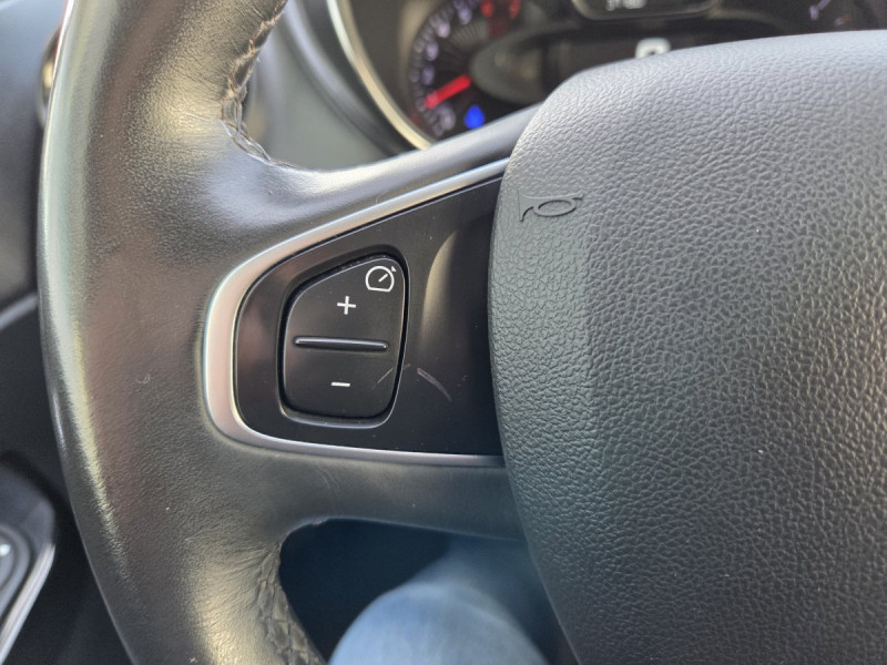 Photo 19 de l'offre de RENAULT Captur Intens Energy TCe 90 à 9490€ chez Carlyss automobiles Vitré