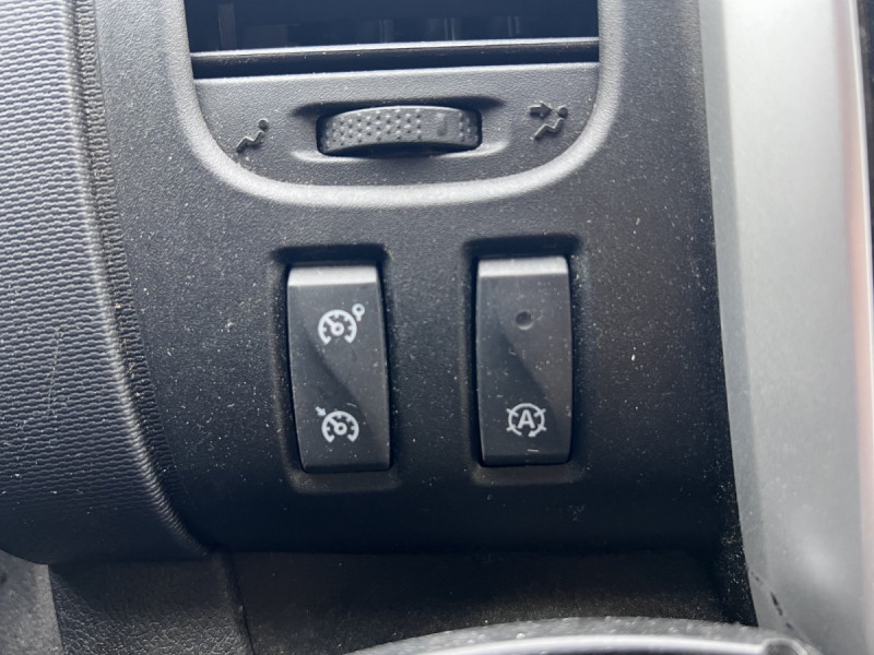 Photo 12 de l'offre de Renault Trafic (3) 18325 euros HT FG GCF L1H1 1200 Energy dCi 145 EDC à 21990€ chez Carlyss automobiles Vitré