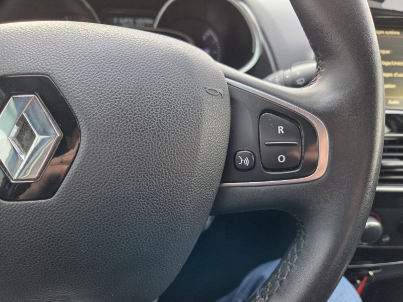 Photo 19 de l'offre de Renault Clio Estate (4) Business dCi 90 à 12990€ chez Carlyss automobiles Vitré
