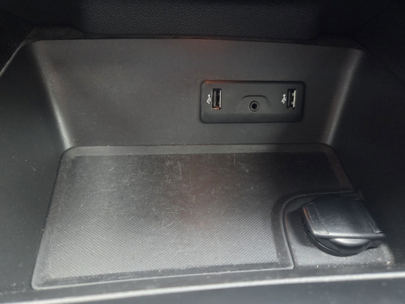 Photo 18 de l'offre de RENAULT Kadjar Business Blue dCi 115 EDC à 13990€ chez Carlyss automobiles Vitré