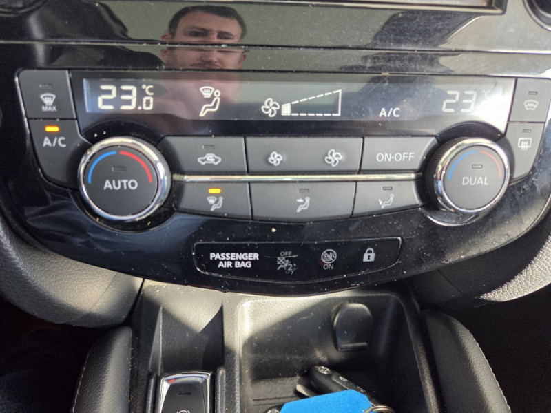 Photo 16 de l'offre de NISSAN Qashqai (2) 1.6 DCI 130 TEKNA à 13990€ chez Carlyss automobiles Vitré