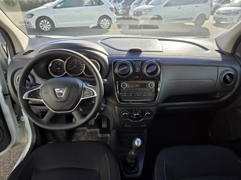 Photo 8 de l'offre de Dacia Lodgy 7 Places Essentiel Blue dCi 115 E6U à 15490€ chez Carlyss automobiles Vitré