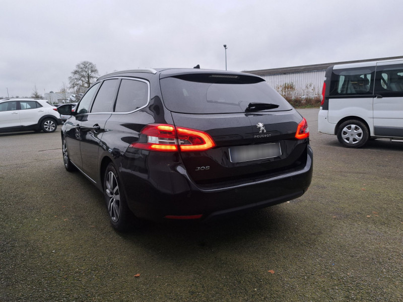 Photo 5 de l'offre de PEUGEOT 308 SW (2) BlueHDi 130 EAT6 S&S Allure Business à 12490€ chez Carlyss automobiles Vitré