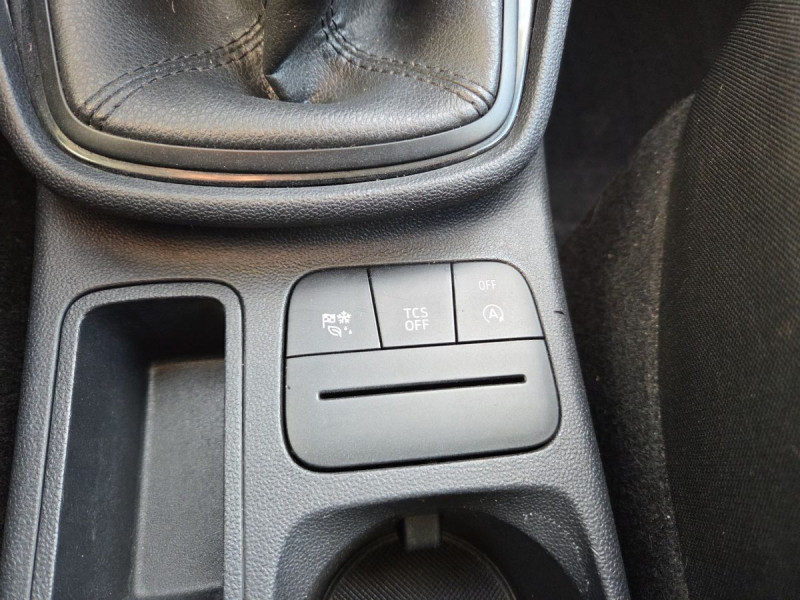 Photo 15 de l'offre de Ford Fiesta (7) 1.1 75PS COOL & CONNECT à 12290€ chez Carlyss automobiles Vitré