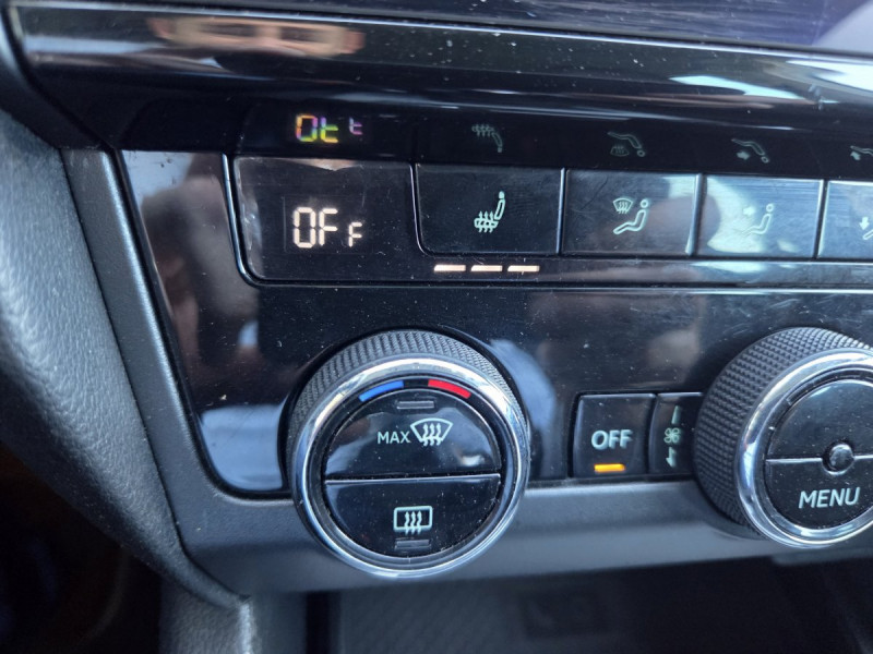 Photo 20 de l'offre de Skoda Octavia Combi (3) 2.0 TDI 150 DSG6 Style à 18790€ chez Carlyss automobiles Vitré