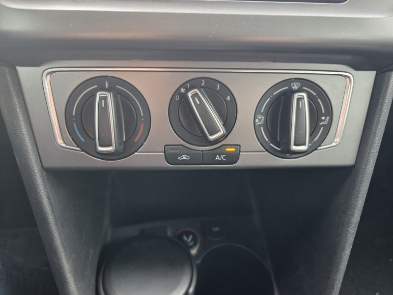 Photo 18 de l'offre de Volkswagen Polo (5) 1.0 60 Lounge à 10490€ chez Carlyss automobiles Vitré