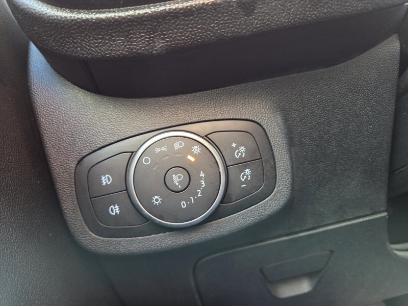 Photo 20 de l'offre de Ford Fiesta (7) 1.1 75PS COOL & CONNECT à 12290€ chez Carlyss automobiles Vitré