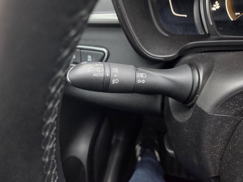 Photo 18 de l'offre de RENAULT Kadjar Evolution dCi 115 EDC à 15990€ chez Carlyss automobiles Vitré