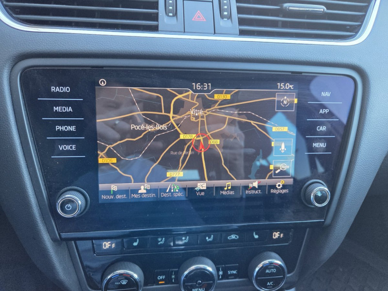 Photo 14 de l'offre de Skoda Octavia Combi (3) 2.0 TDI 150 DSG6 Style à 18790€ chez Carlyss automobiles Vitré
