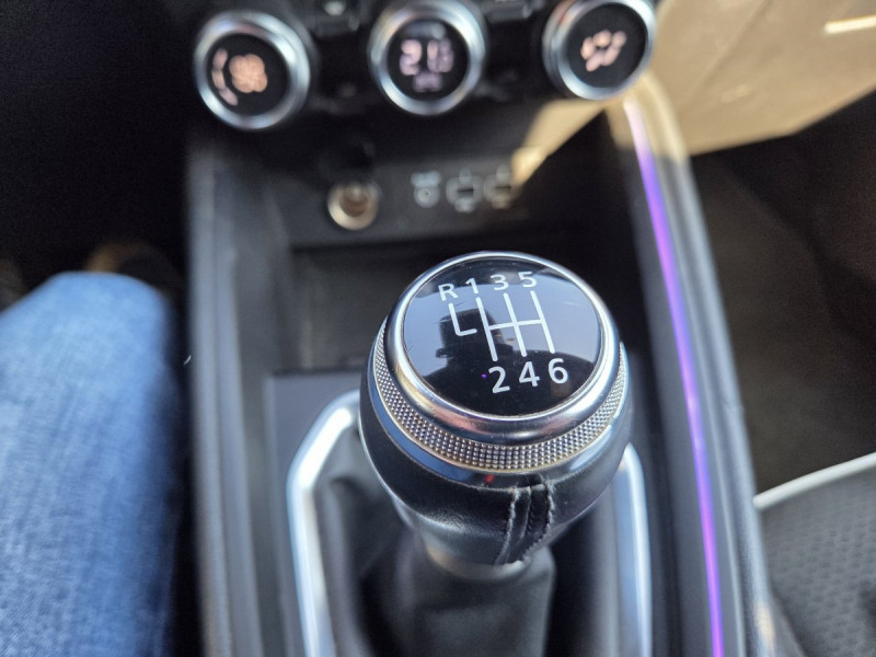 Photo 15 de l'offre de RENAULT Clio (5) Intens Blue dCi 115 à 13990€ chez Carlyss automobiles Vitré