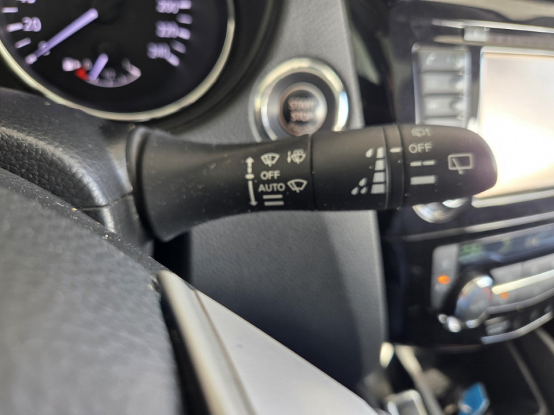 Photo 19 de l'offre de NISSAN Qashqai (2) 1.6 DCI 130 TEKNA à 13990€ chez Carlyss automobiles Vitré